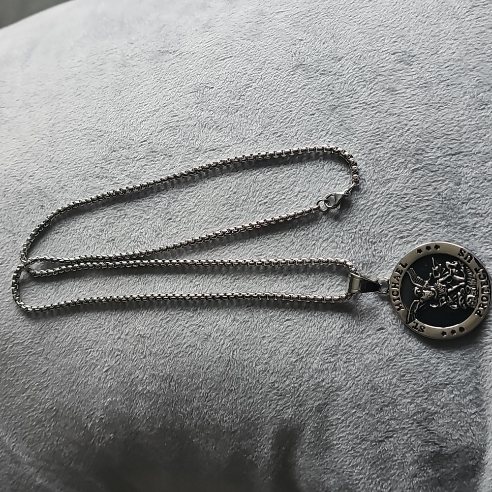 St. Michael Pendant - Picture 2 of 3